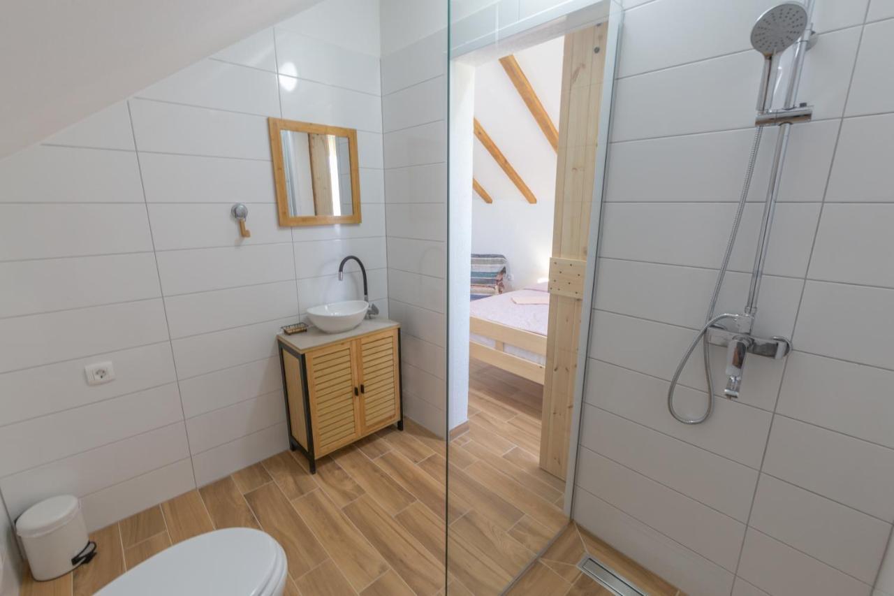 Vakantiehuis Kuca Trota - Sauna, Hot Tub Otočac